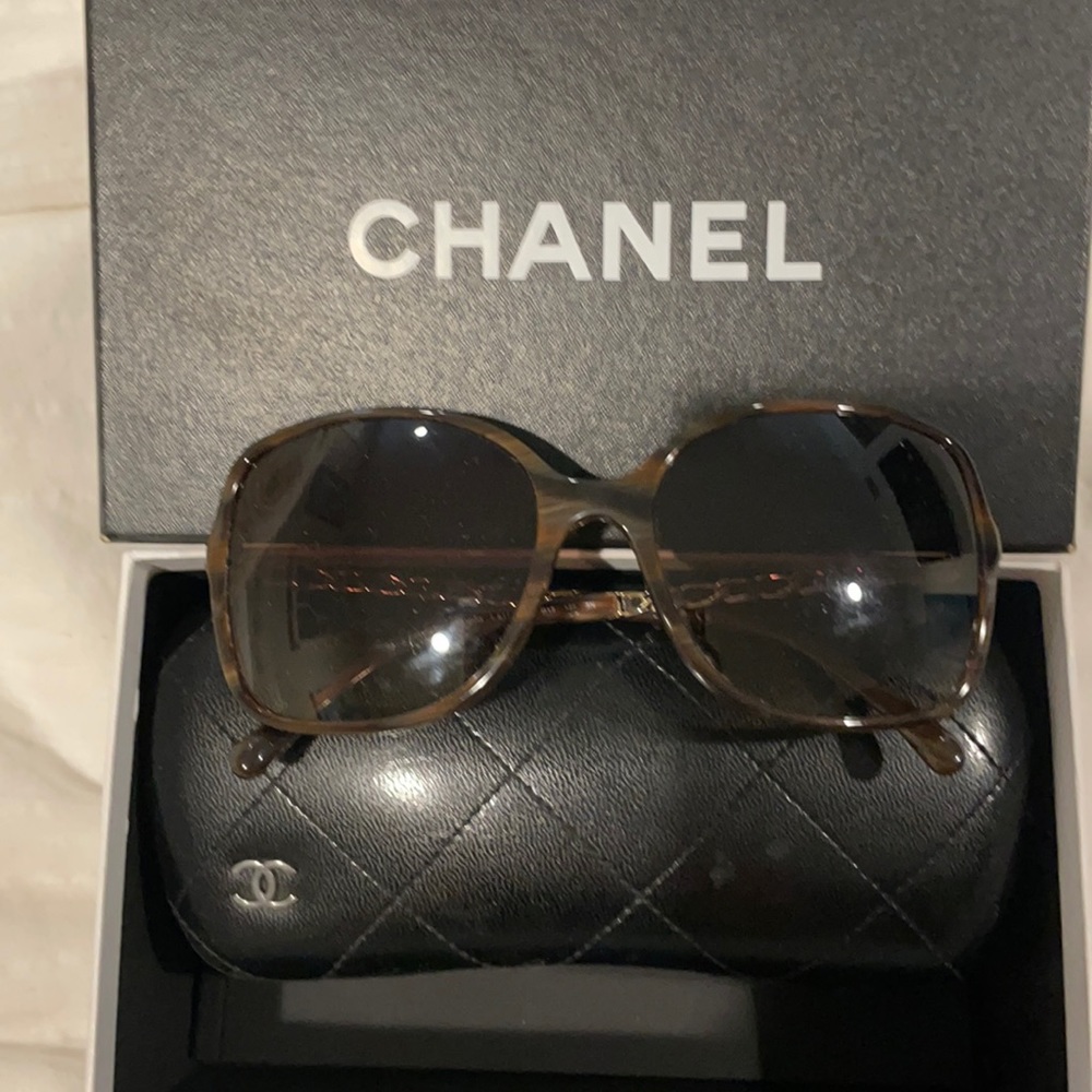 Chanel sunglasses - leather braided detailing